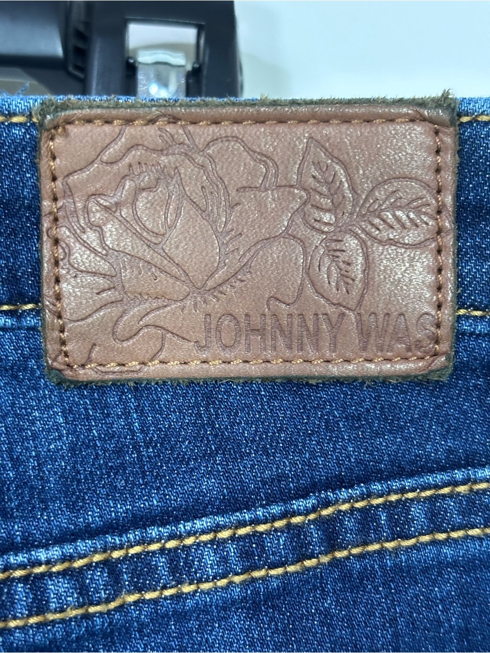 Johnny Was Mid Rise The Skinny Jean Women’s 31 Tapered Leg Stretch - Picture 3 of 7